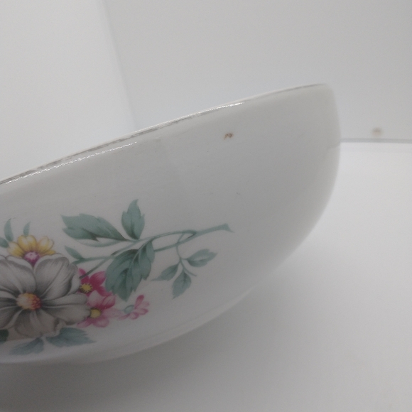 Vintage Hall's Superior Quality Ovenware Floral Springtime Pattern Serving Bowl - Picture 8 of 16